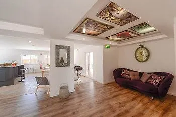 If - Hostel/backpacker Hotel 3*